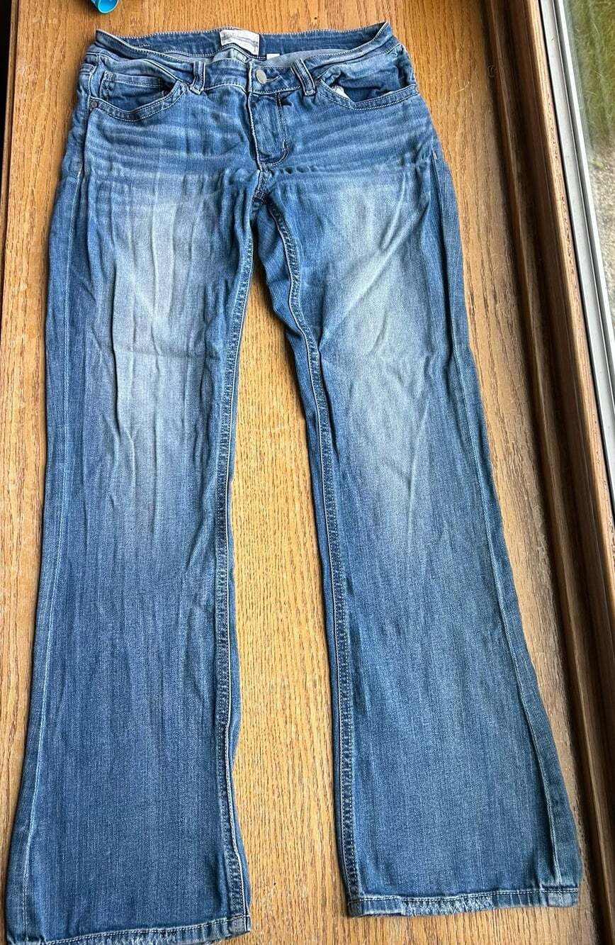 BKE Stella Bootcut Denim Jeans Sz 28R Button Pocket Low Rise Jeans